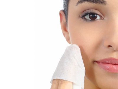 Are face wipes bad for the skin?