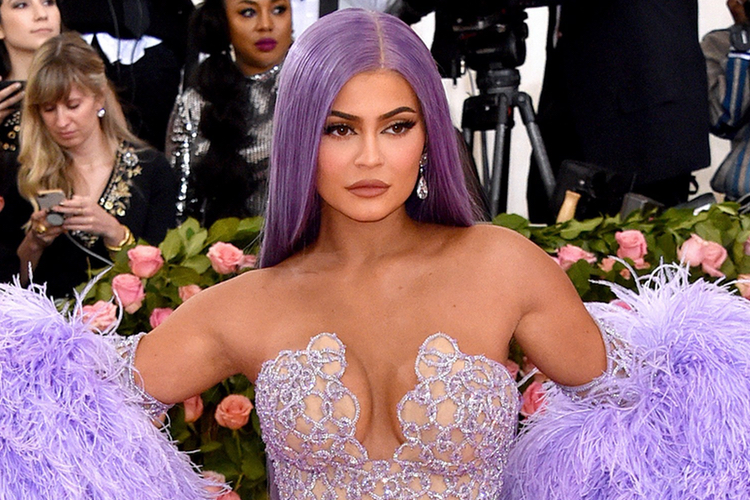 Kylie Jenner is one celebrity well known for the 'Rich Girl Face' // Getty Images