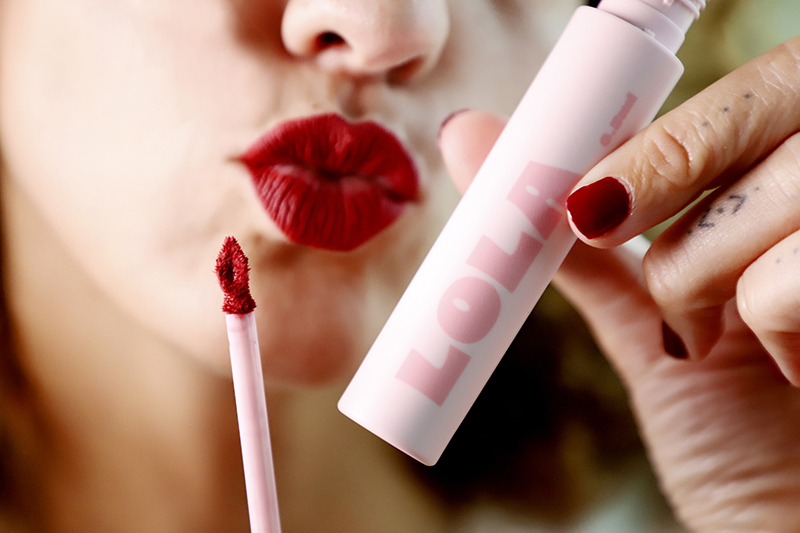 Big, bold & beautiful: Lola dip-in pack for liquid makeup