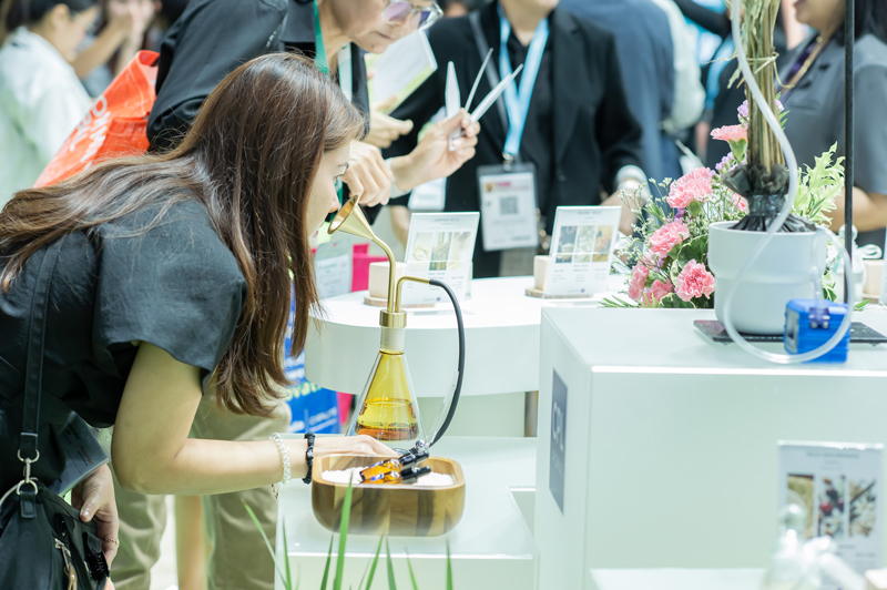 CPL Aromas brings fragrance innovation to life at in-cosmetics Asia in Bangkok