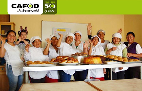 The baking group from Peru waves hello to CPL Aromas