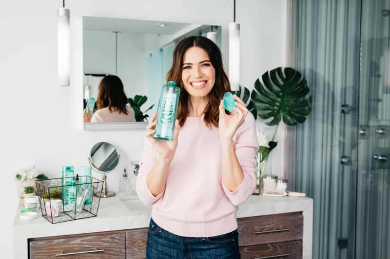 Garnier and Mandy Moore team up to encourage students to recycle