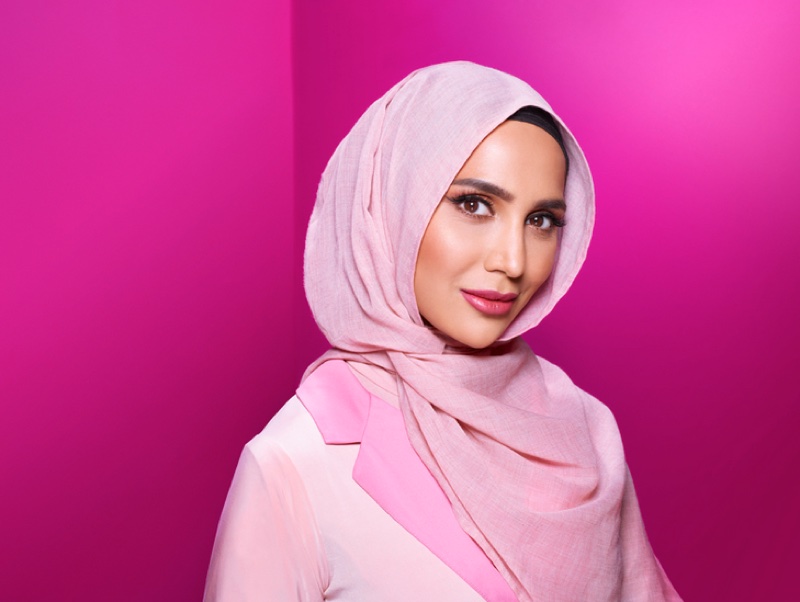 Hijab-wearing L’Oréal Paris hair ambassador steps down over anti-Israel tweets

