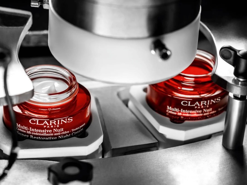 The platform provides information on Clarins' sourcing certifications and manufacturing process