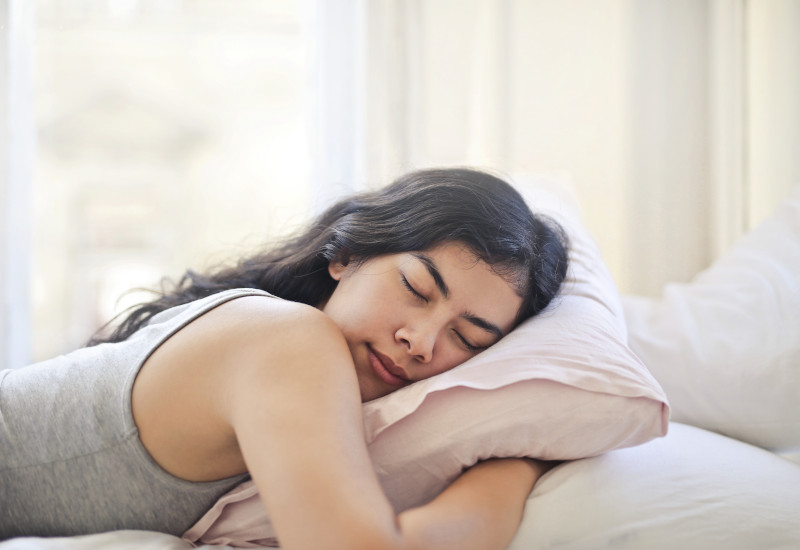 How to make a sleepless night-combatting pillow spray 
