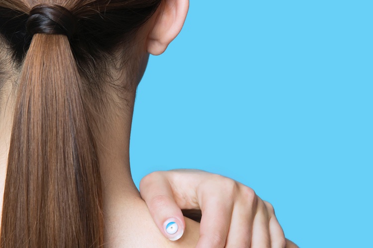 La Roche-Posay unveils new thumb nail device that can protect its wearer from sun burn