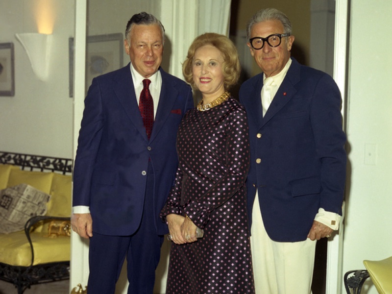 Estée Lauder with her son Joseph at a party in Palm Beach (Image: Wikimedia Commons)