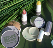 <i>Compostable Make Up by Leoplast uses 100% plant-derived and biodegradable packaging, while Curtis provided cartons from FSC accredited material for Orla Kiely and used vegetable-based inks and a water-based coating</i>