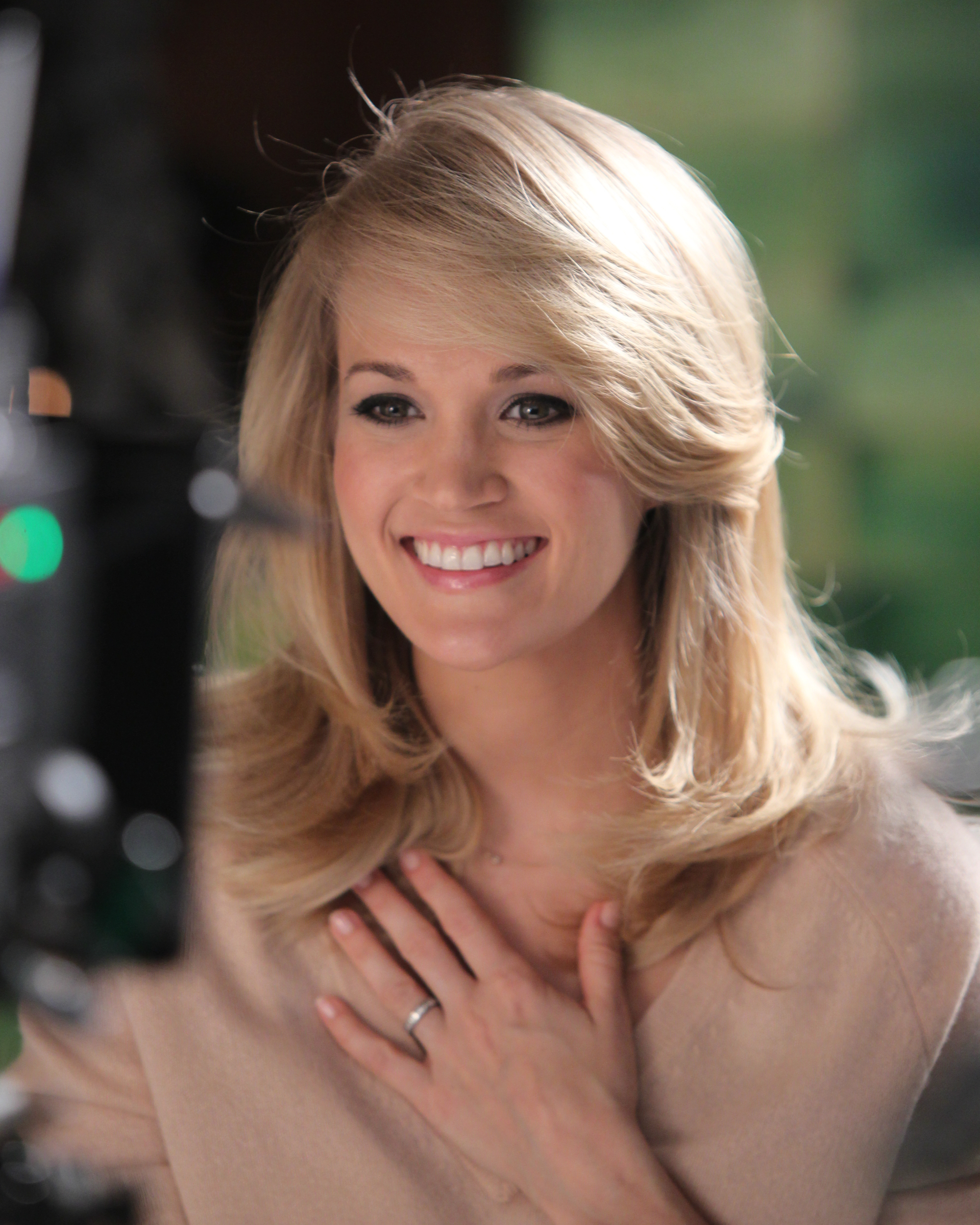 Carrie Underwood becomes Almay Global Brand Ambassador