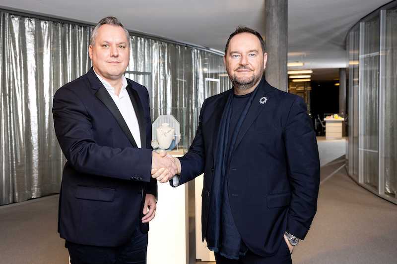 Coty signs deal to helm Swarovski's relaunched fragrance division