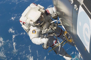 Defying gravity: In vivo 3D mapping of astronauts' skin