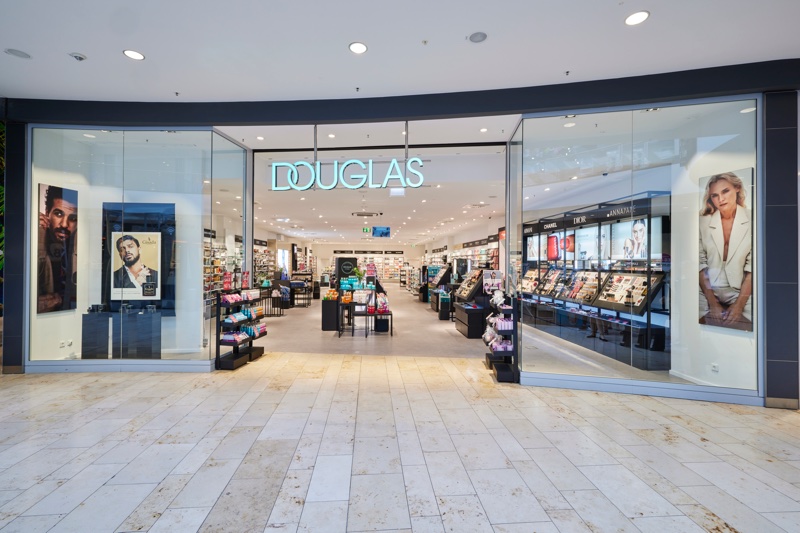 Douglas plans Frankfurt IPO by end of month