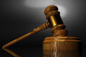 EOS lip balm faces lawsuit after reports of adverse reactions