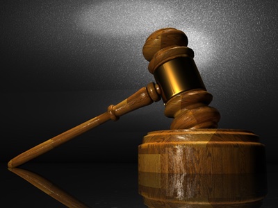 EOS lip balm faces lawsuit after reports of adverse reactions