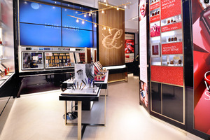 Estée Lauder Companies’ Executive Vice President steps down