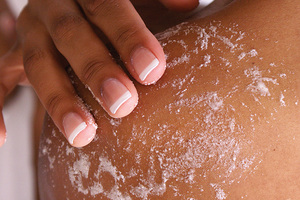 Exploring the benefits of the best eco-friendly alternative exfoliants