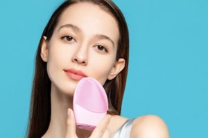 Facial cleansing device brand Foreo targets ‘disappointed’ Clarisonic consumers 
