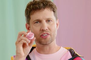 Fel Beauty revives Napoleon Dynamite in new campaign with actor Jon Heder