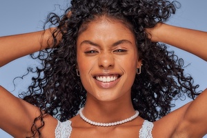 Hair Proud offers free haircuts to homeless young adults in the US