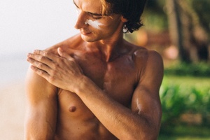 Human carcinogen benzene detected in sunscreens 

