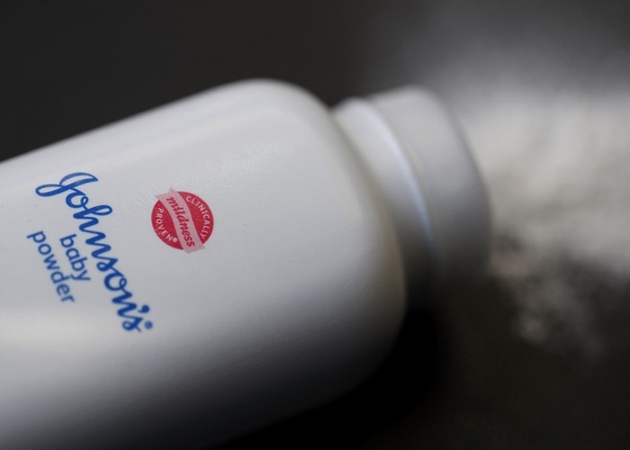 Johnson & Johnson tells jury talc products “never” contained asbestos