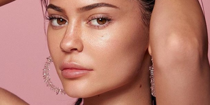 Kylie Cosmetics 'charging $117 for a cardboard box'