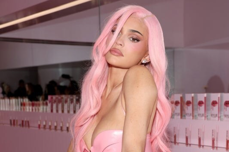 Kylie Cosmetics teases new ‘Mood Stone’ fragrance trio launch