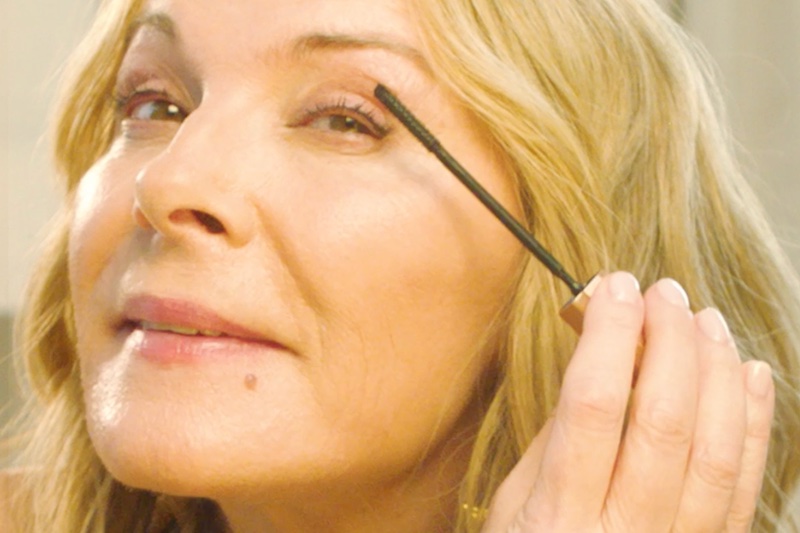 Kim Cattrall in Lancôme’s Idôle Flutter Extension Lengthening Mascara campaign