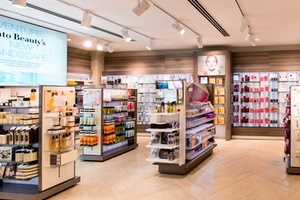 Marks & Spencer CEO stands down