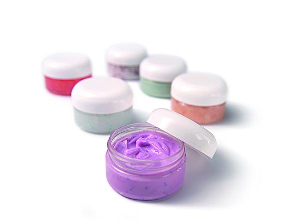 Microcapsules to engage the senses