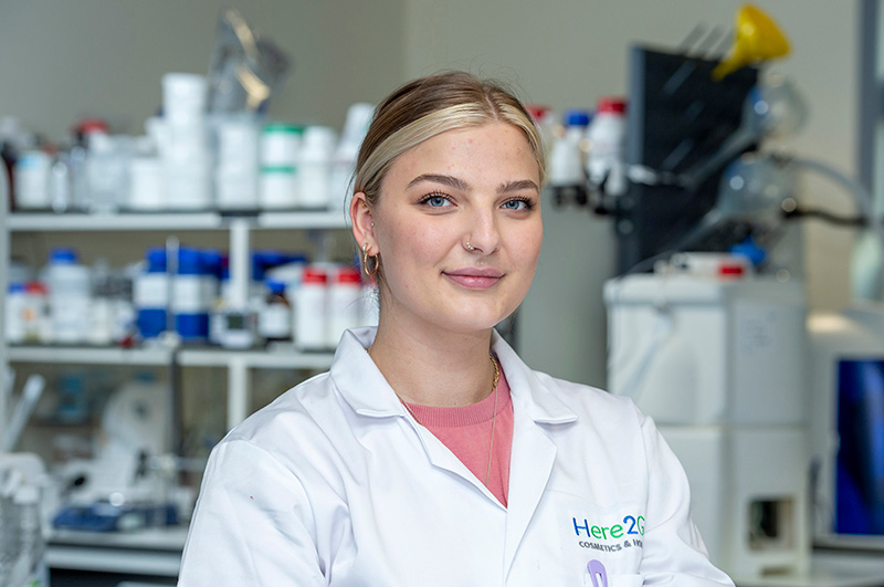 New junior chemist for Here2Grow