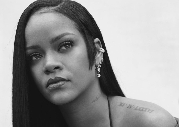 Rihanna drops surprise Fenty Parfum scent