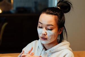Which celebrities have entered into skin care in this week's top 7 beauty launches?